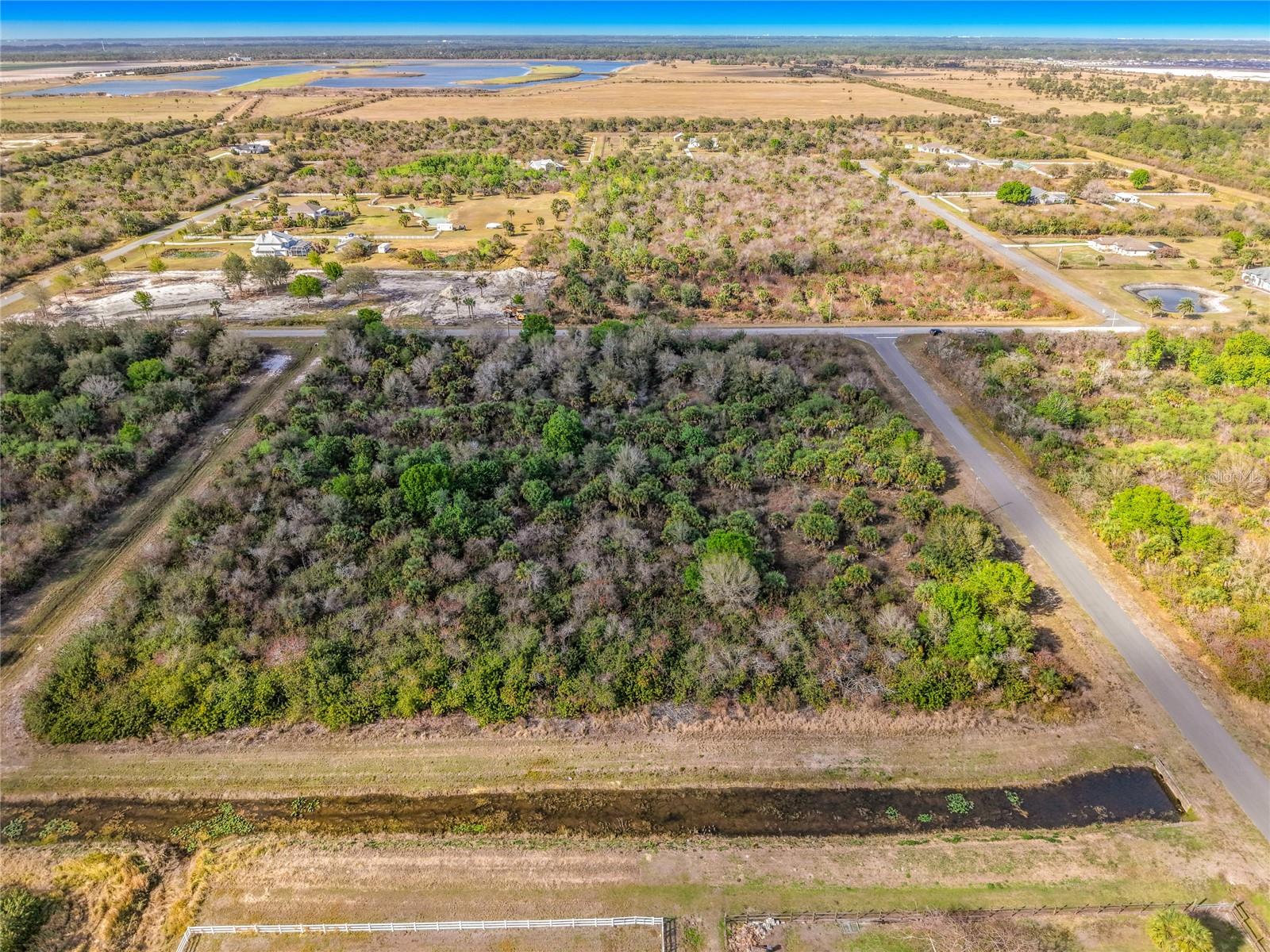 O6388847 Property Photo 23