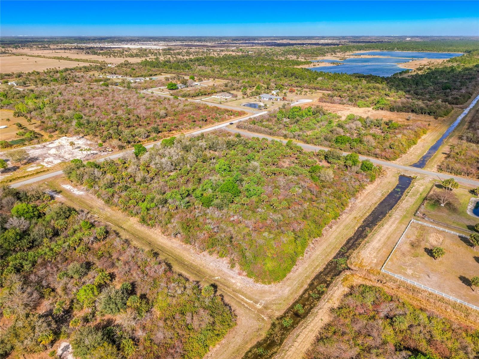 O6388847 Property Photo 30