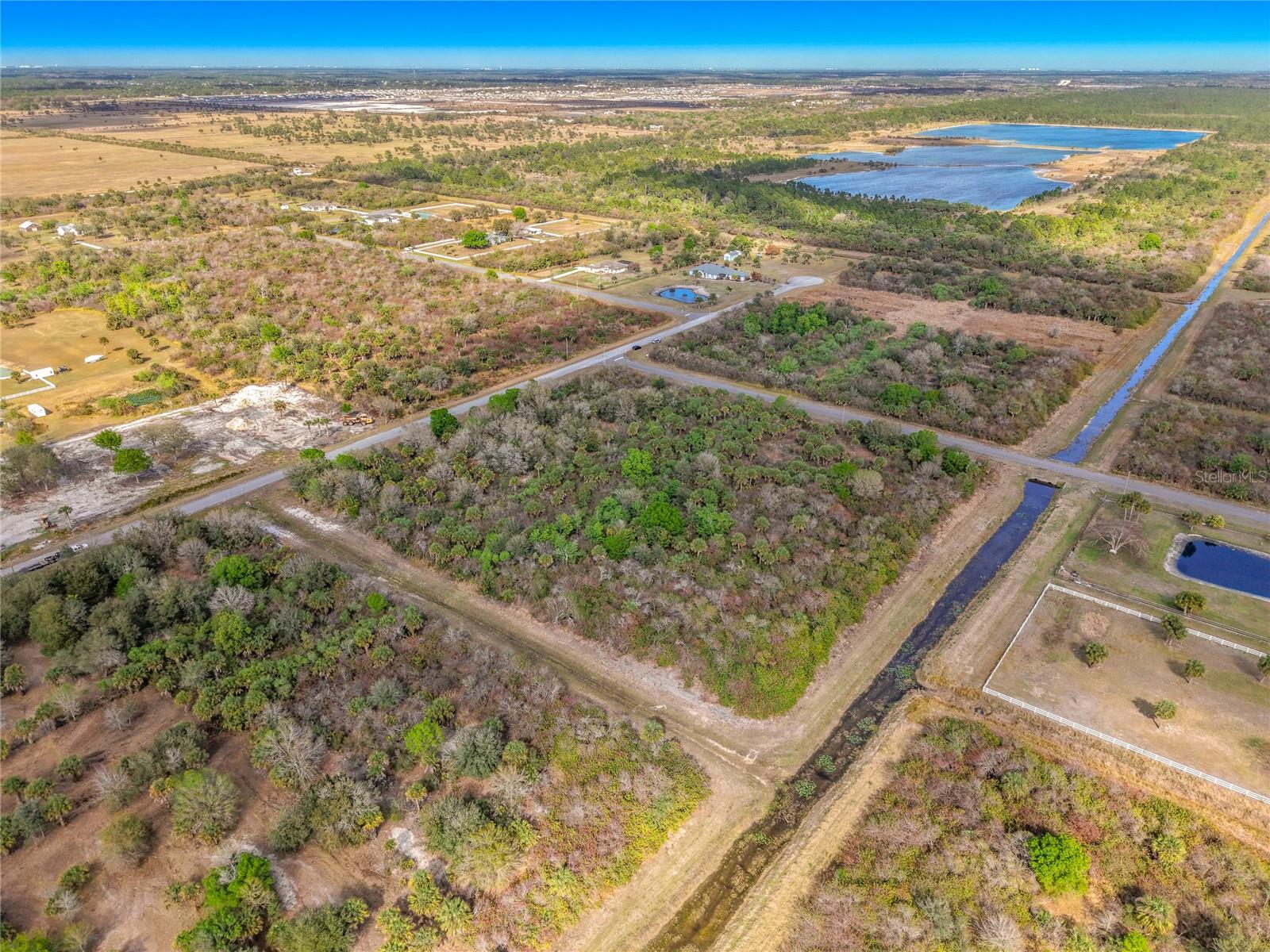 O6388847 Property Photo 32
