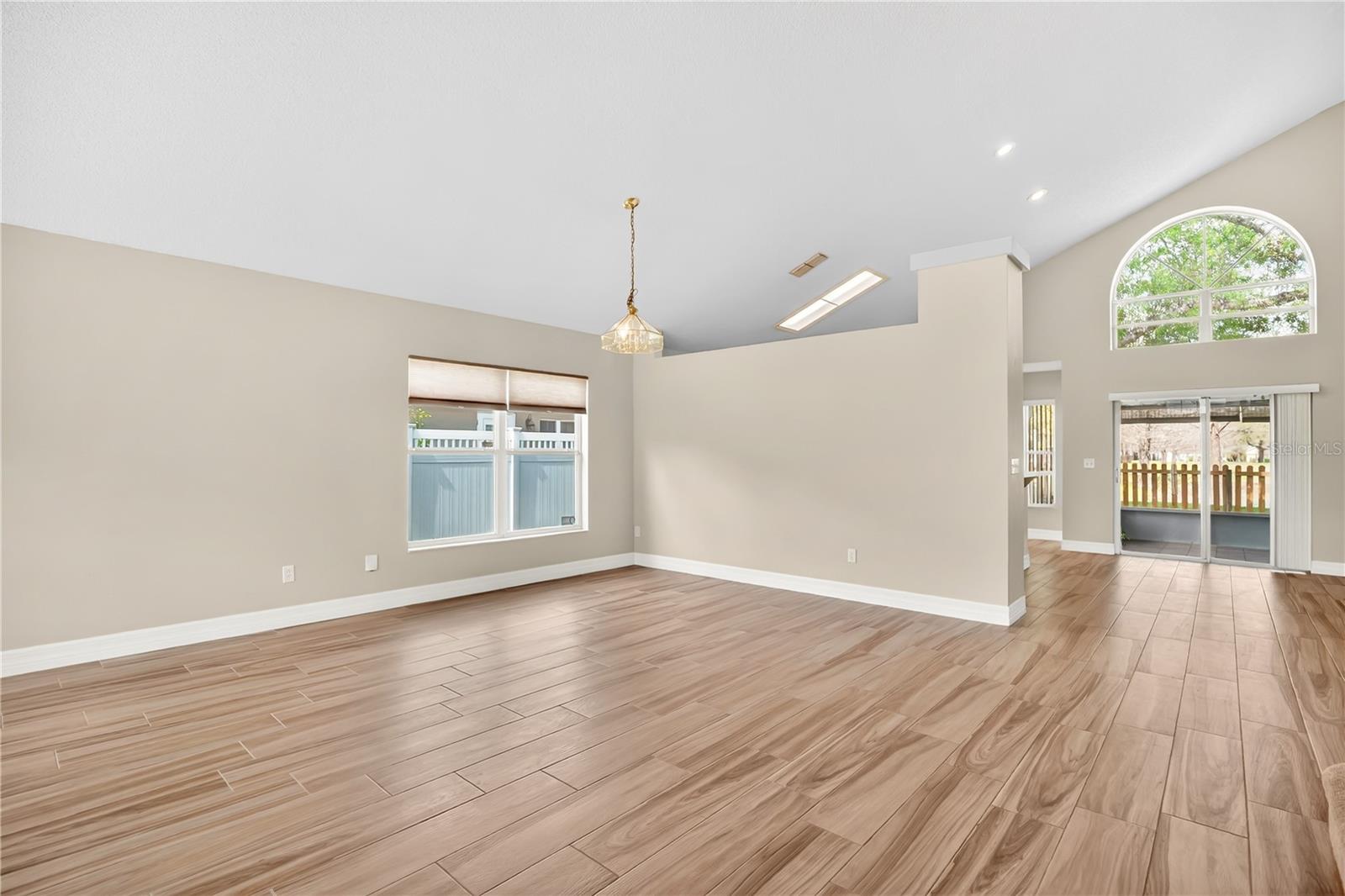 13538 Fordwell Dr Property Photo 7