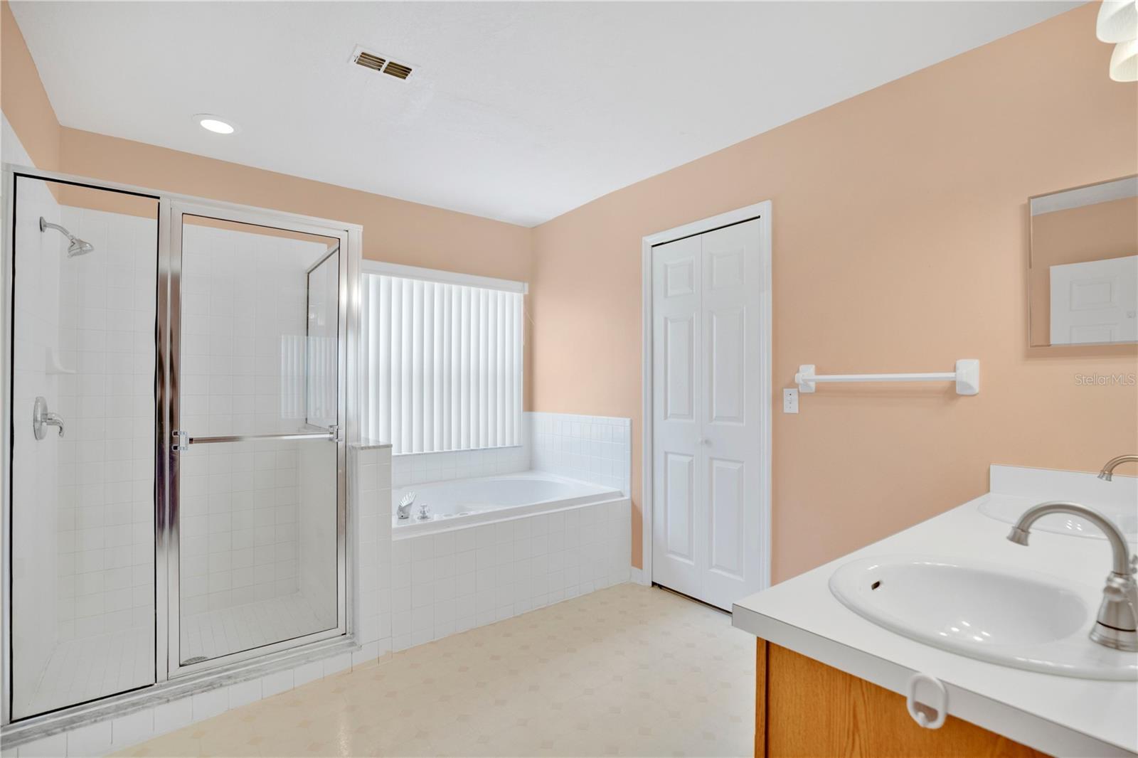 13538 Fordwell Dr Property Photo 18