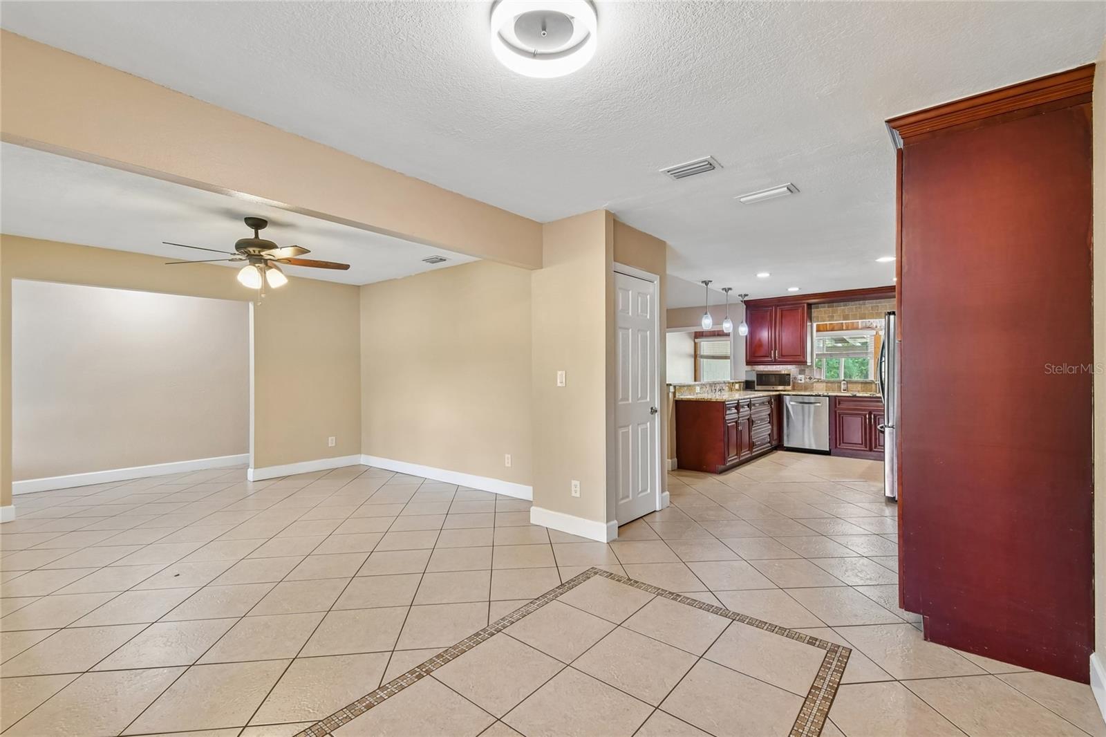 3244 Hunter Ct Property Photo 5