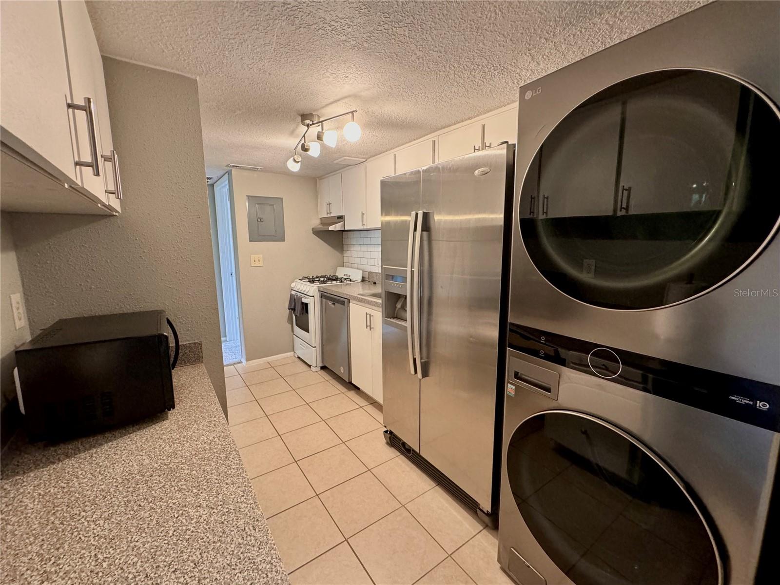 120 Blue Point Way #320 Property Photo 6