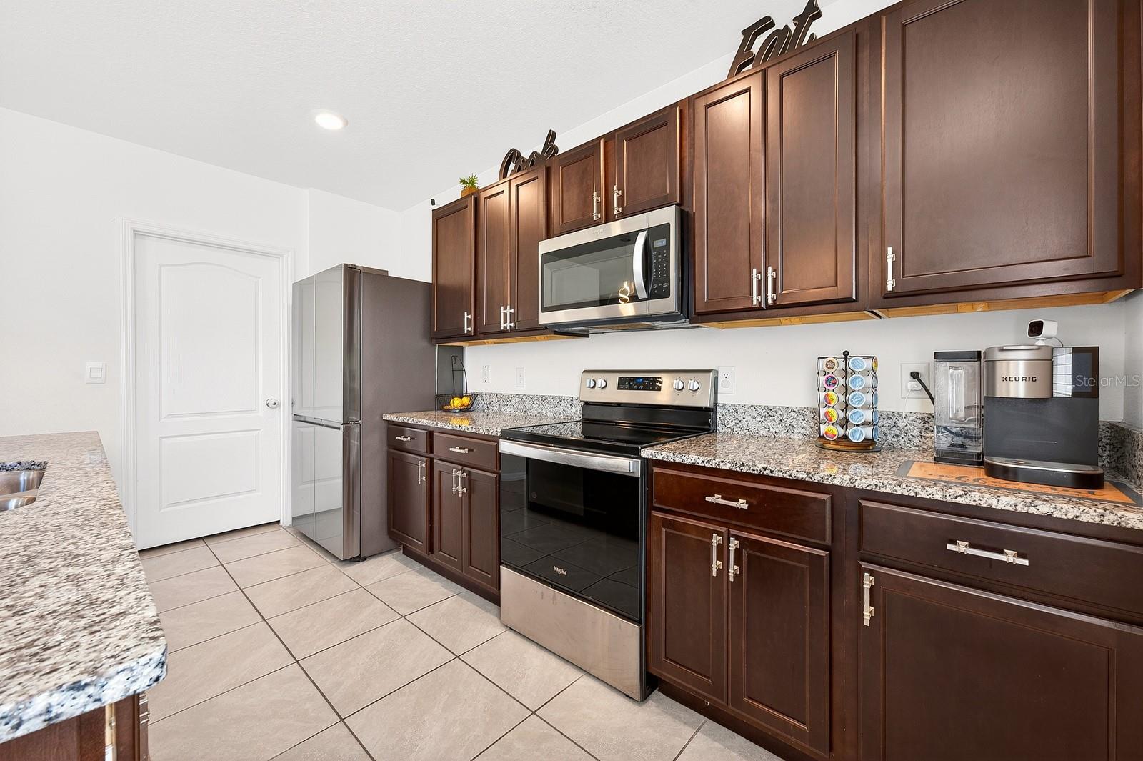 3353 Eastgrove Ter Property Photo 5