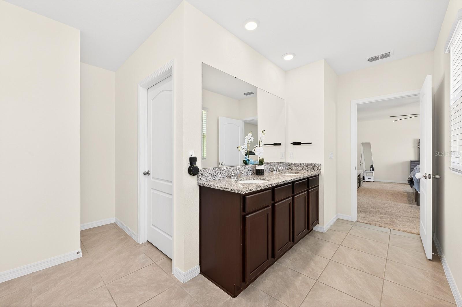 3353 Eastgrove Ter Property Photo 13