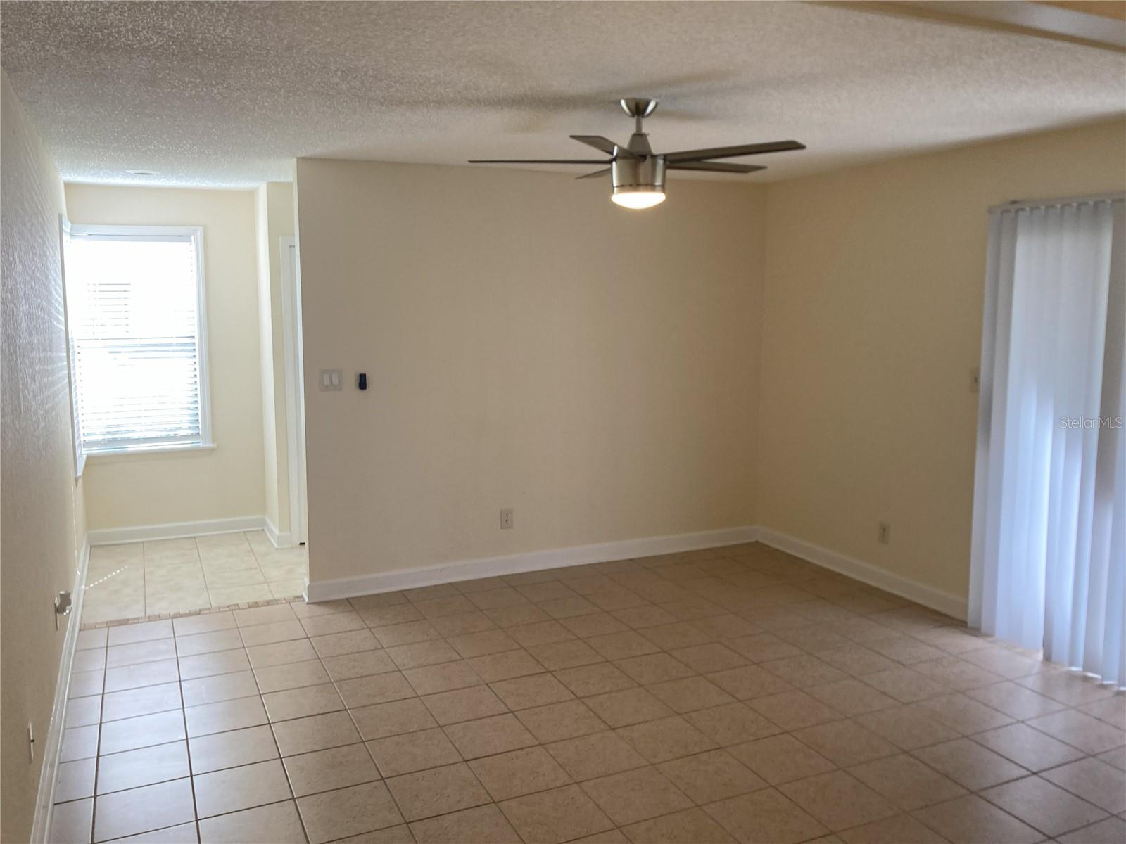 2918 Antique Oaks Cir #25 Property Photo 3