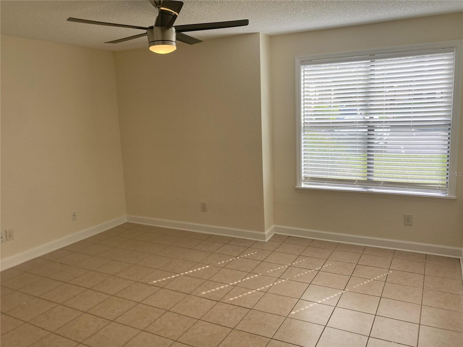 2918 Antique Oaks Cir #25 Property Photo 9
