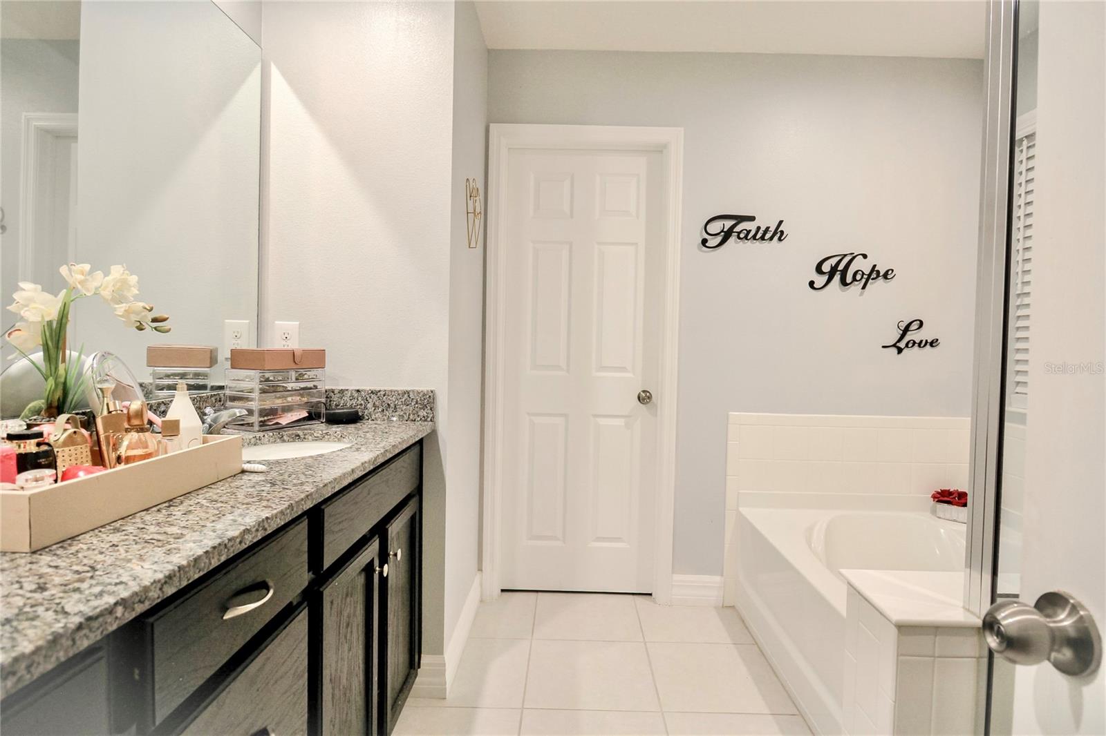 2280 Avian Loop Property Photo 28
