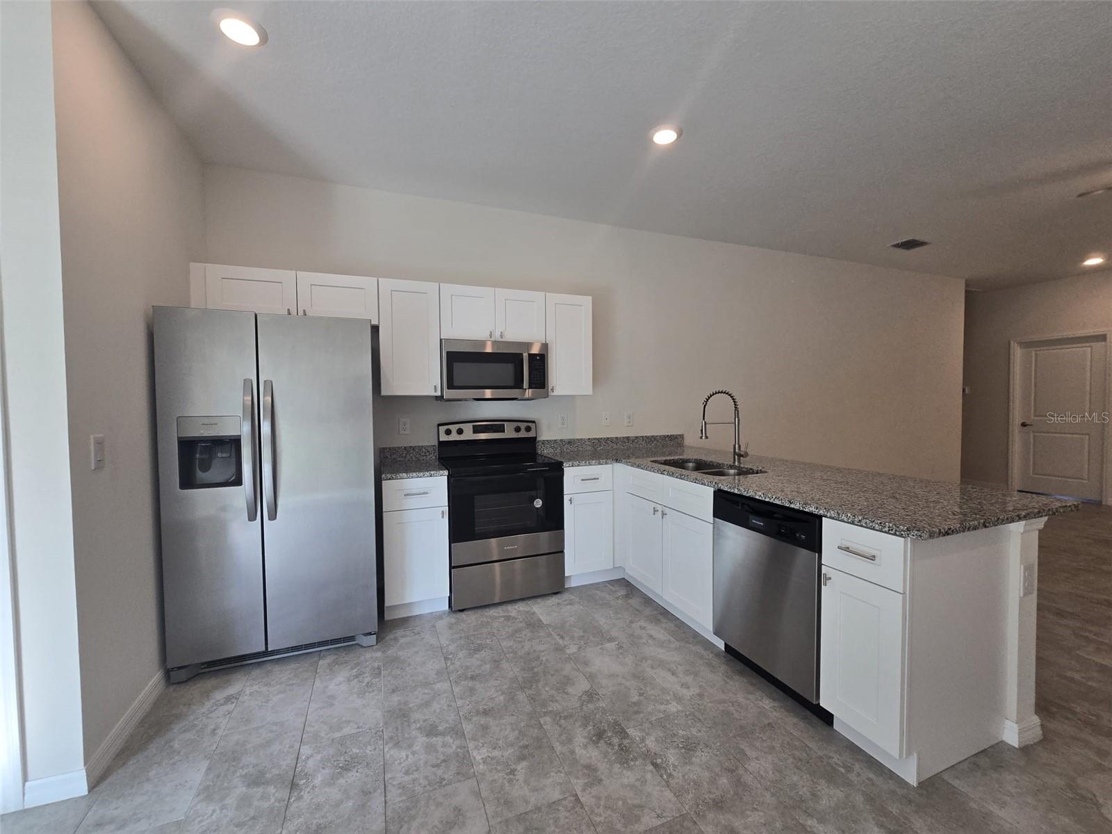 2025 Dunbar St Property Photo 4