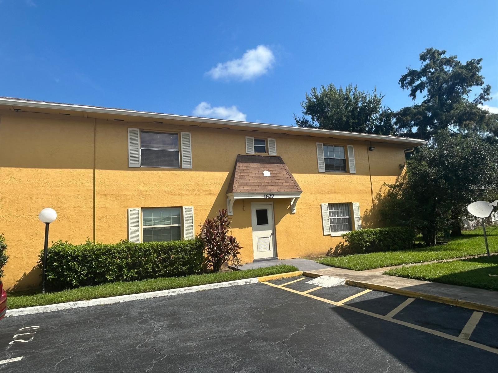 1627 W OAK RIDGE RD #D Property Photo 1