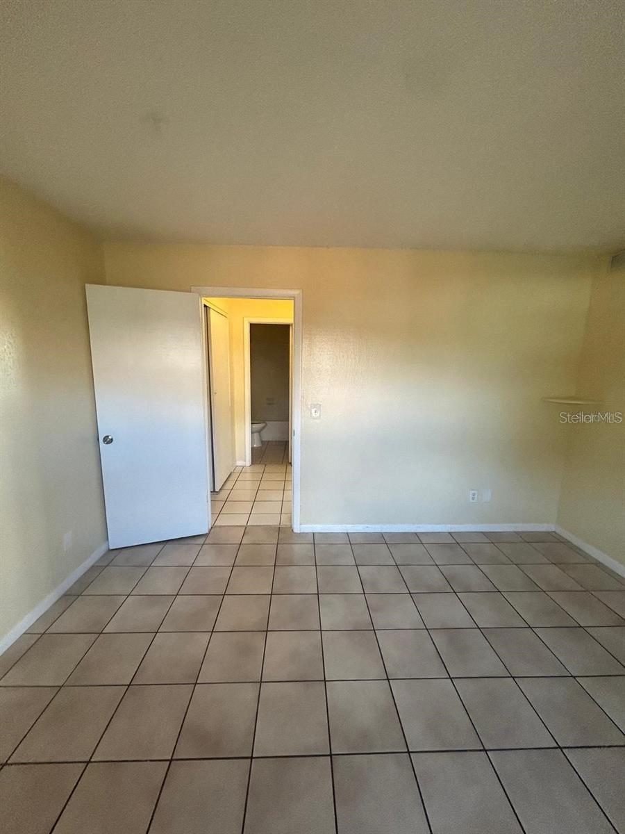 1627 W Oak Ridge Rd #d Property Photo 13