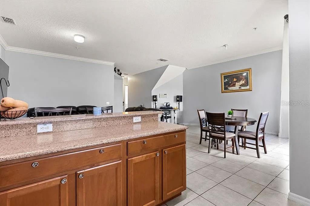 662 Fortanini Cir Property Photo 8