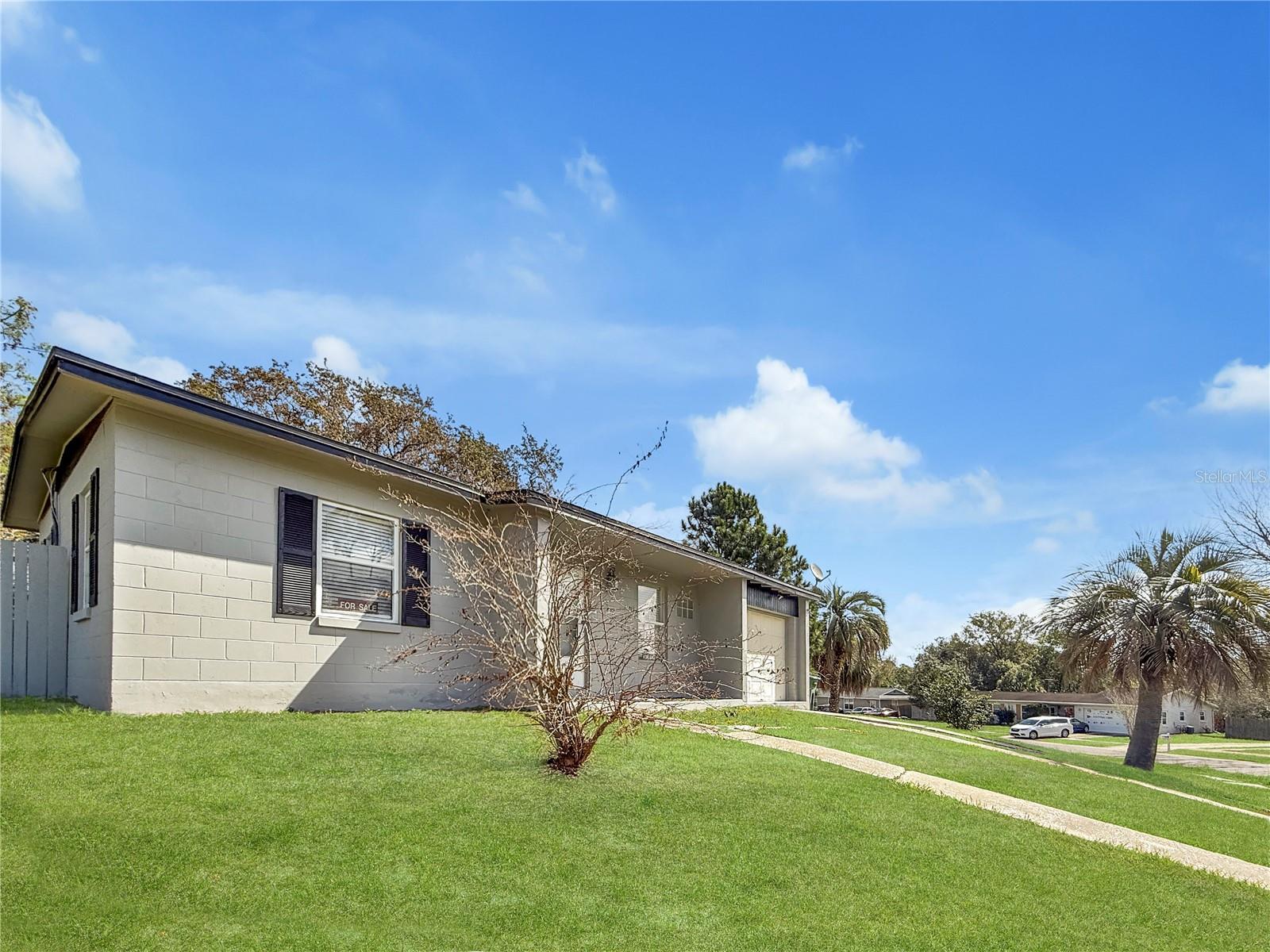 889 W Village Dr Property Photo 25