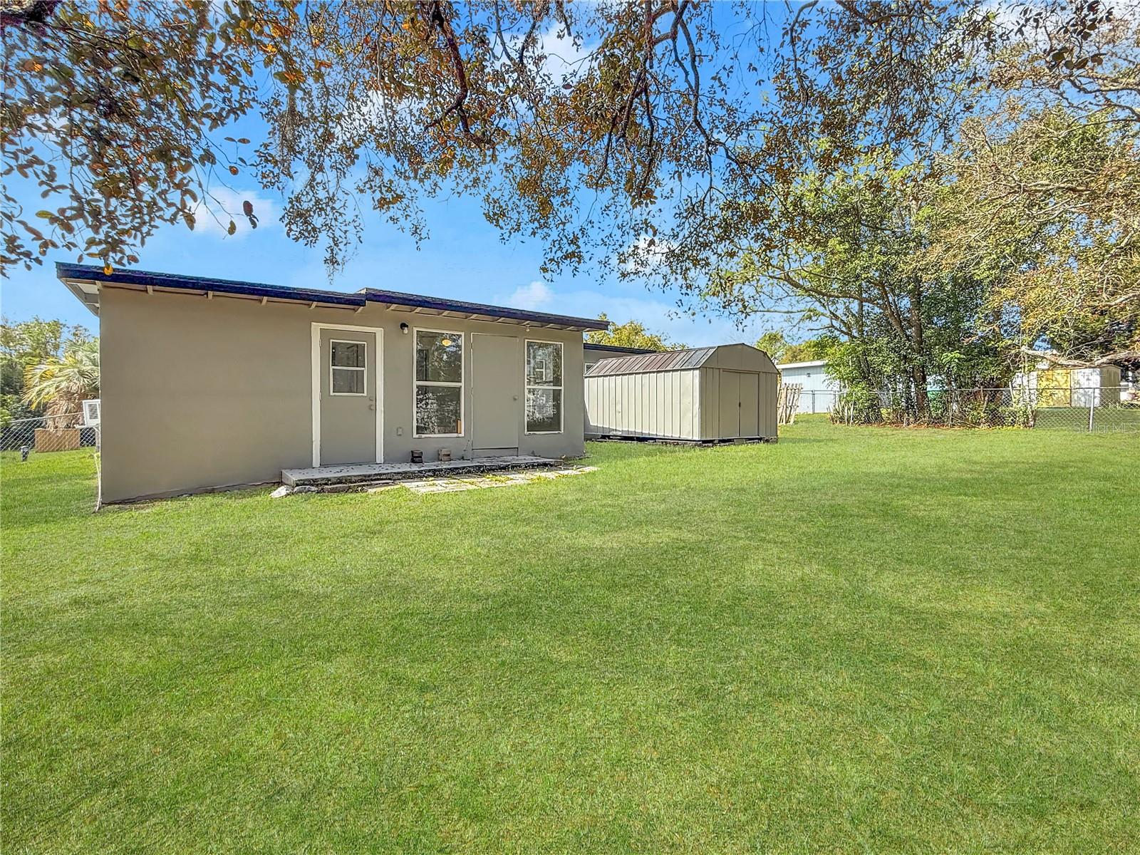 889 W Village Dr Property Photo 28