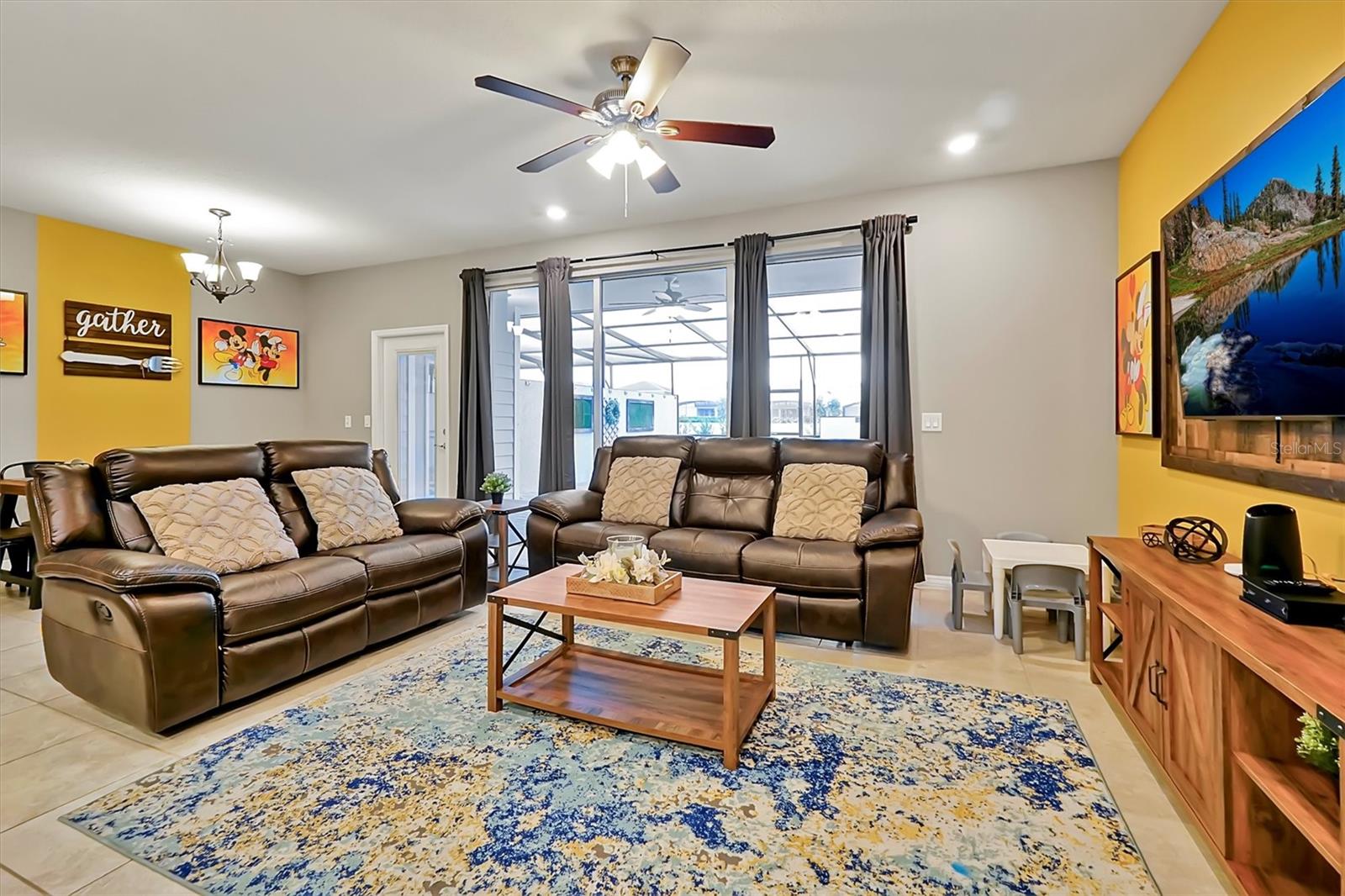 7578 Oak Spring Ln Property Photo 4