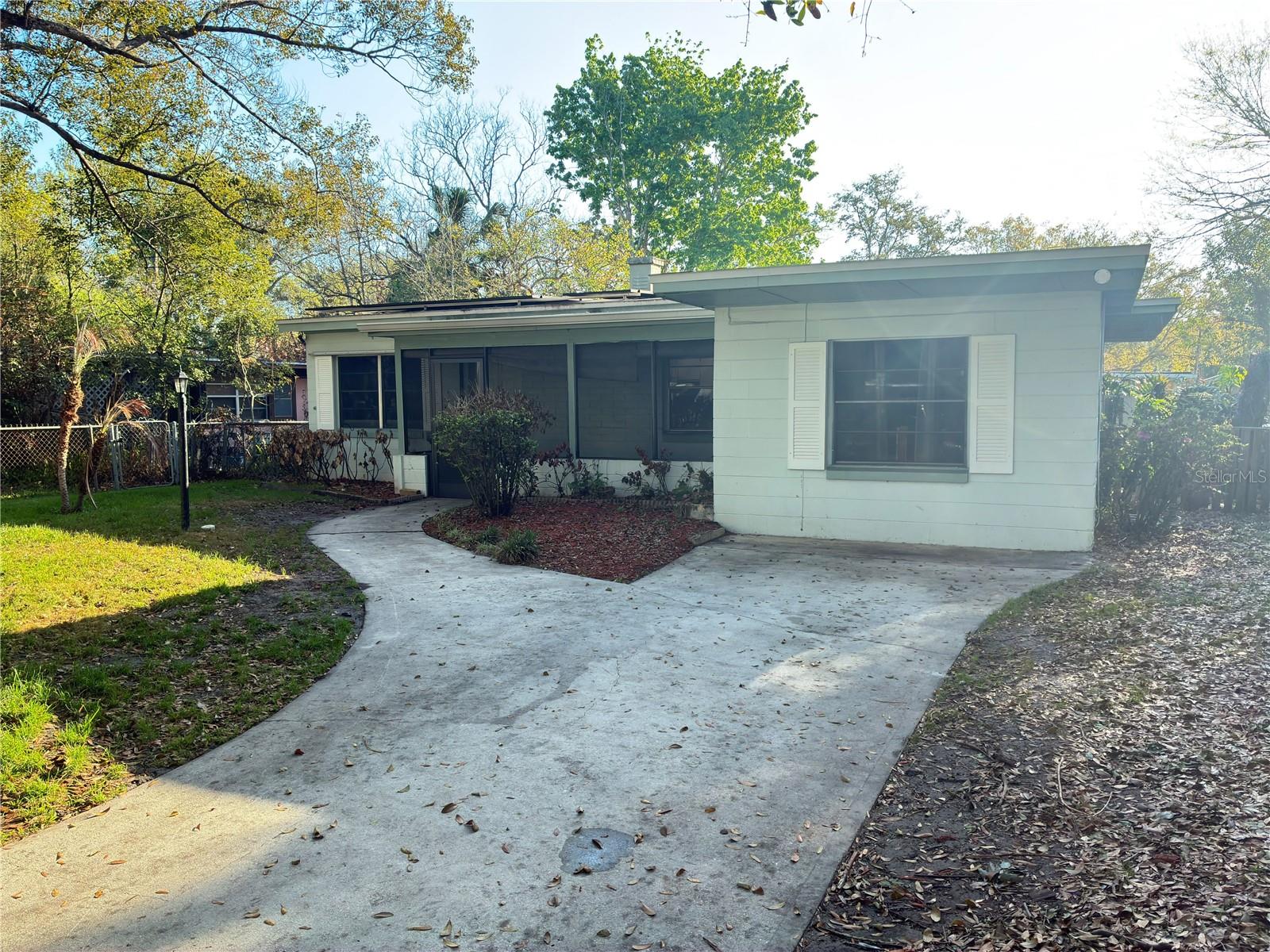 120 Club Rd Property Photo 1