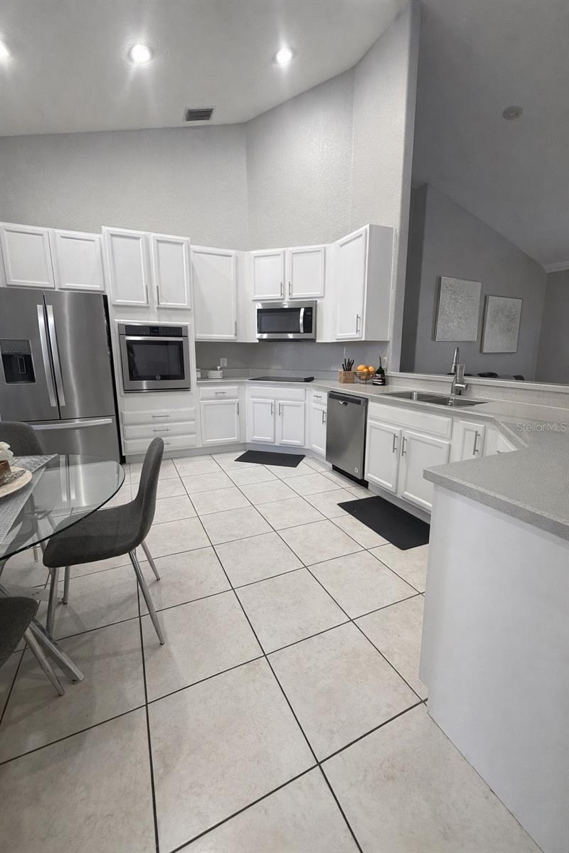 2240 Bagdad Ave Property Photo 3