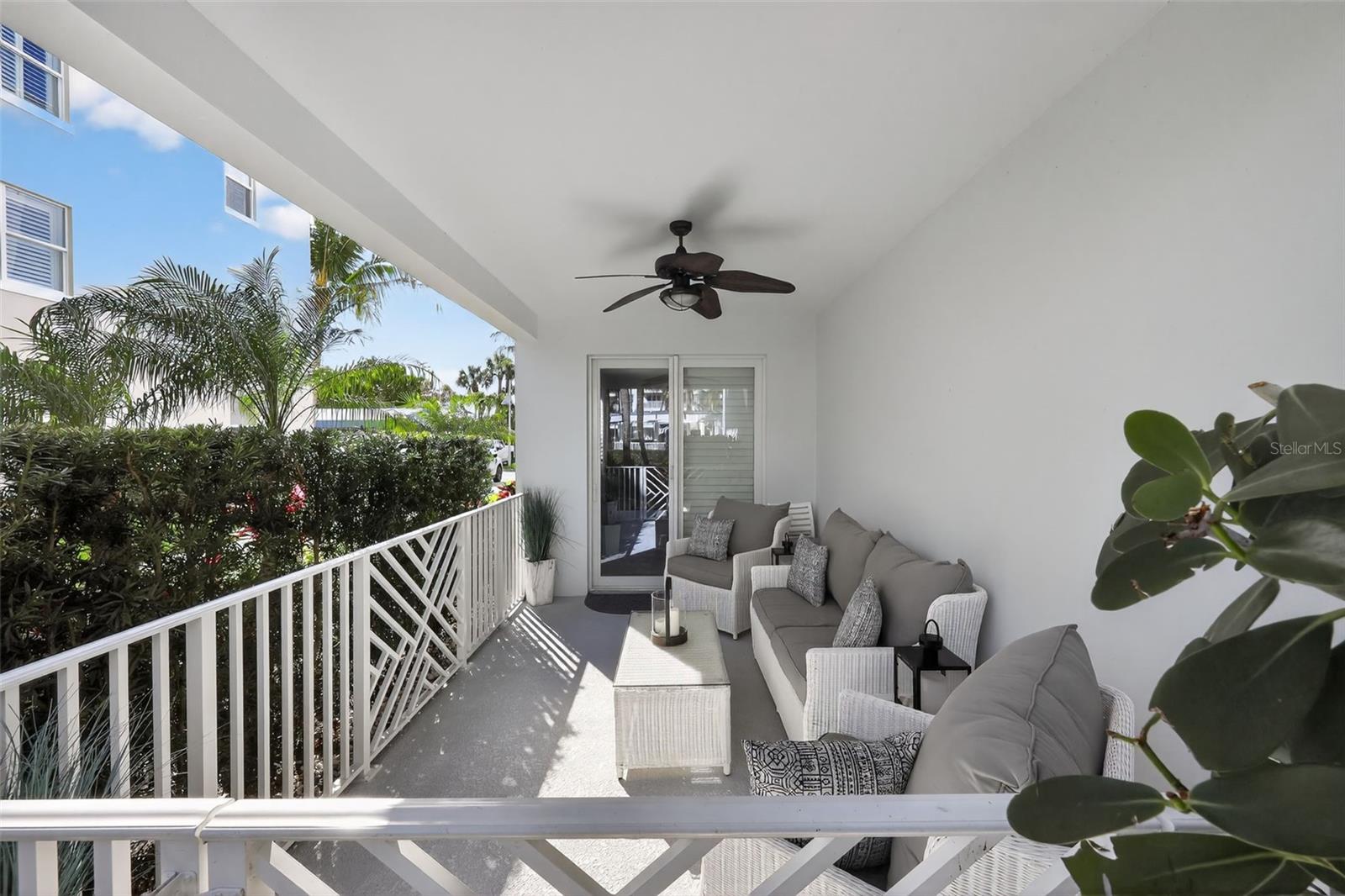 915 Bay Colony Dr S #s Property Photo 22