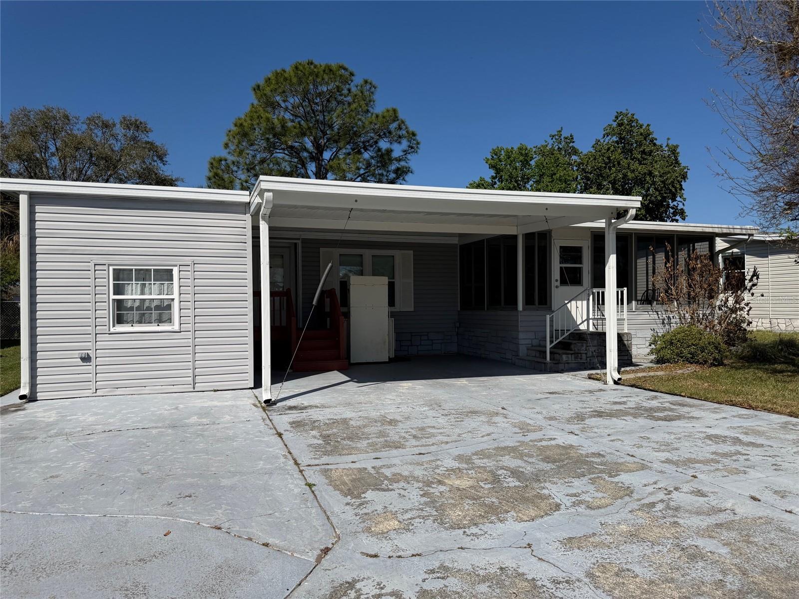 194 Rosewood Dr Property Photo 1