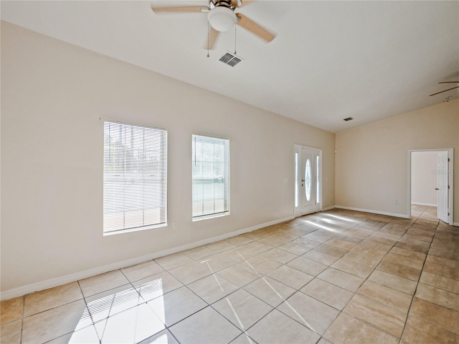 4901 Balboa Dr Property Photo 4