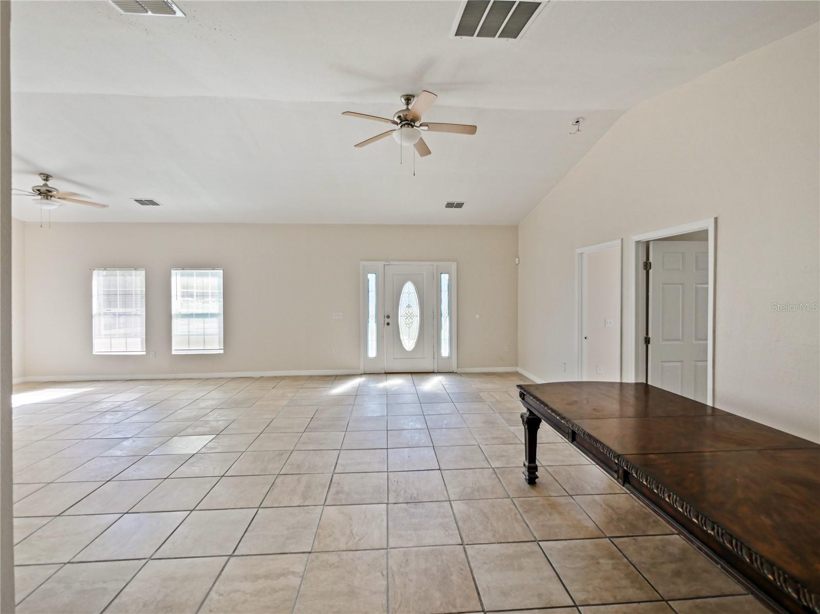 4901 Balboa Dr Property Photo 6