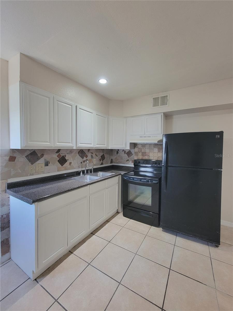 4901 Balboa Dr Property Photo 10