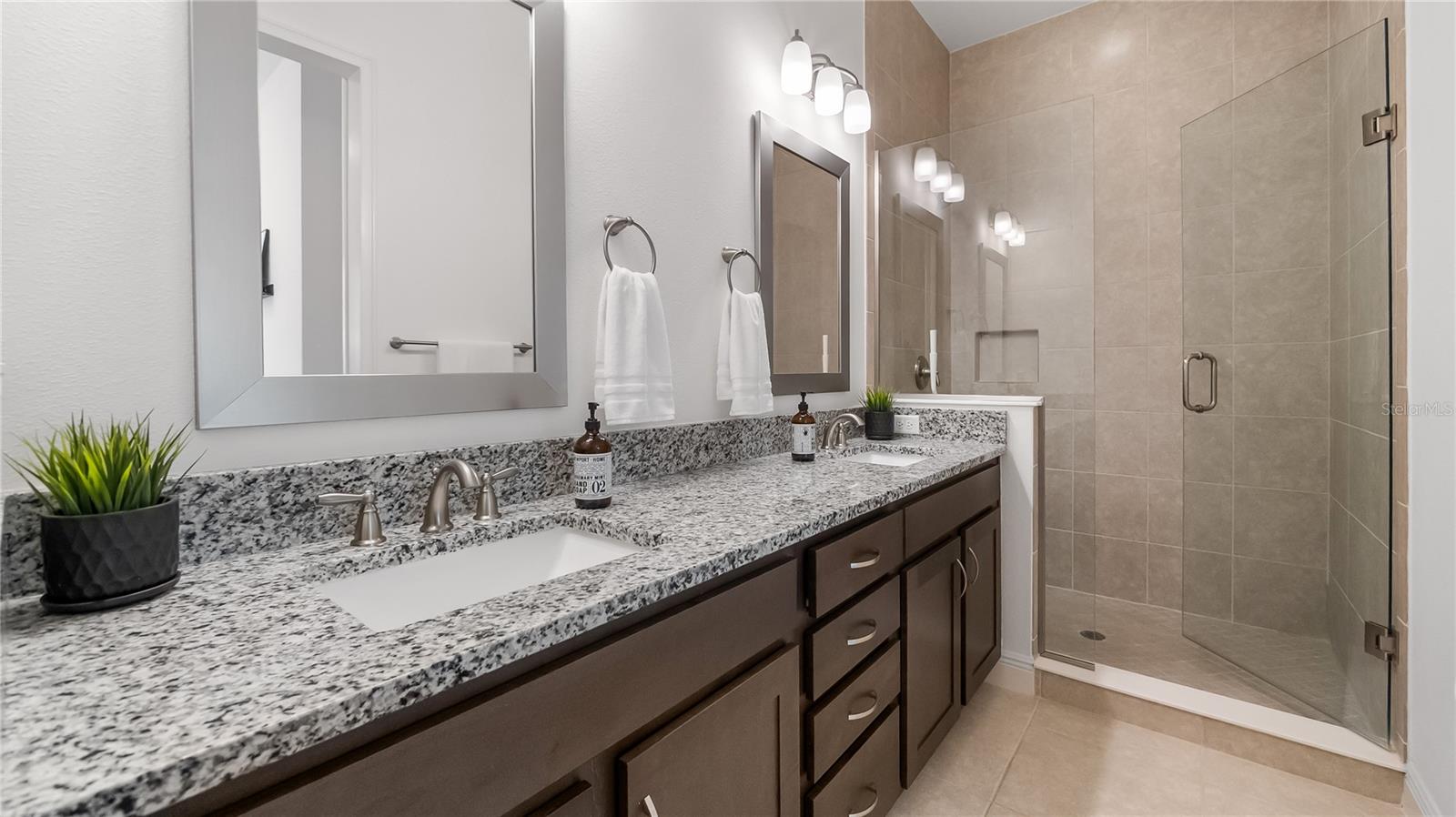 9940 Bucklow Hill Dr Property Photo 35