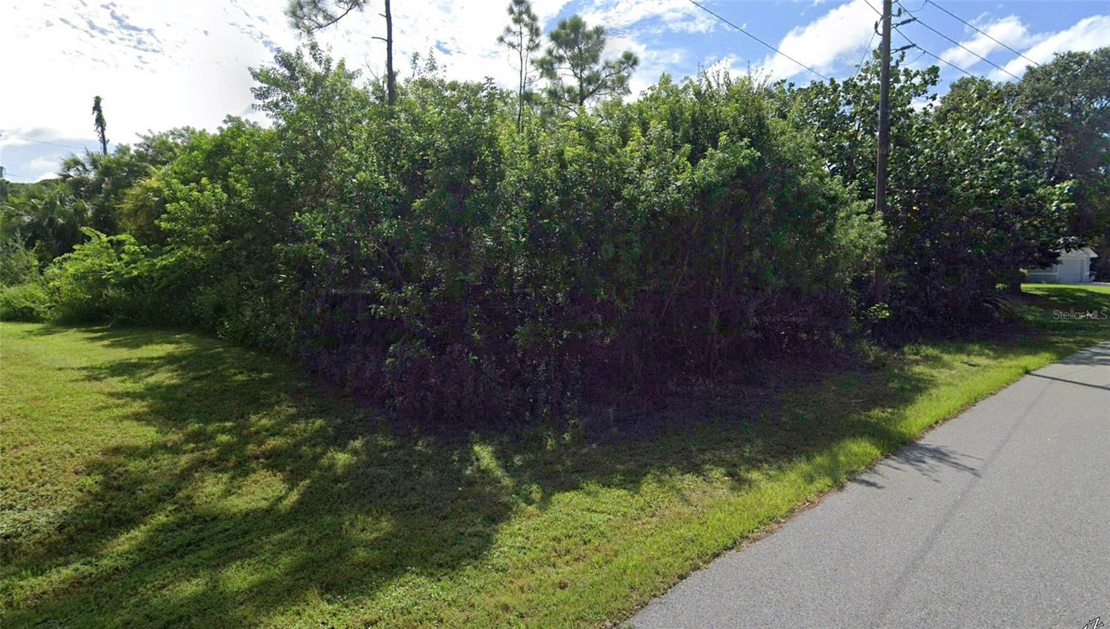 1667 Red Bud Cir Nw Property Photo 3