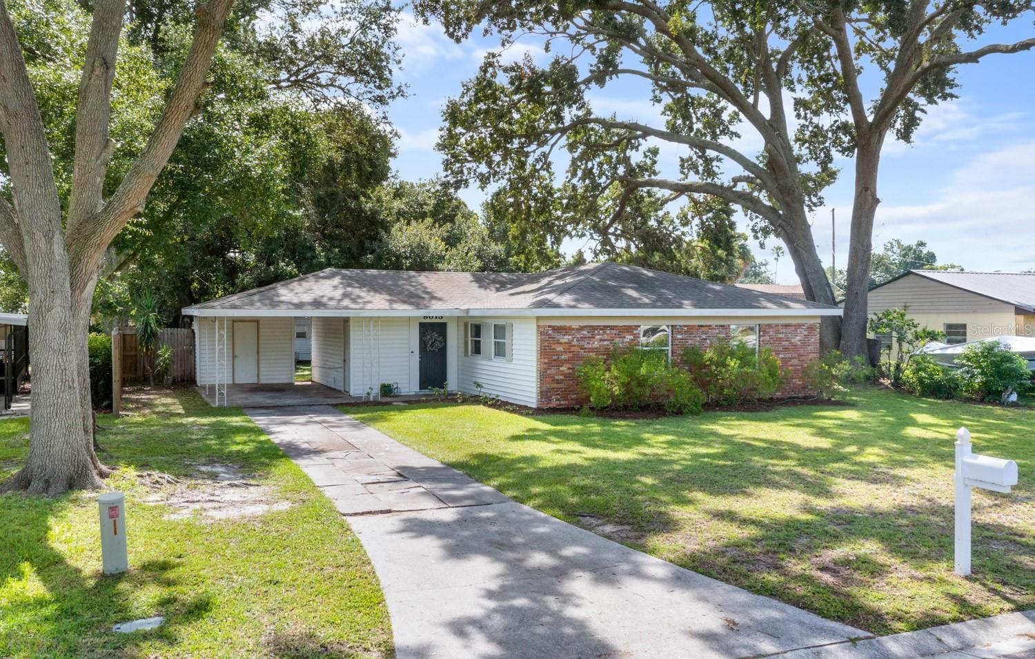 8013 Plantation Dr Property Photo 1
