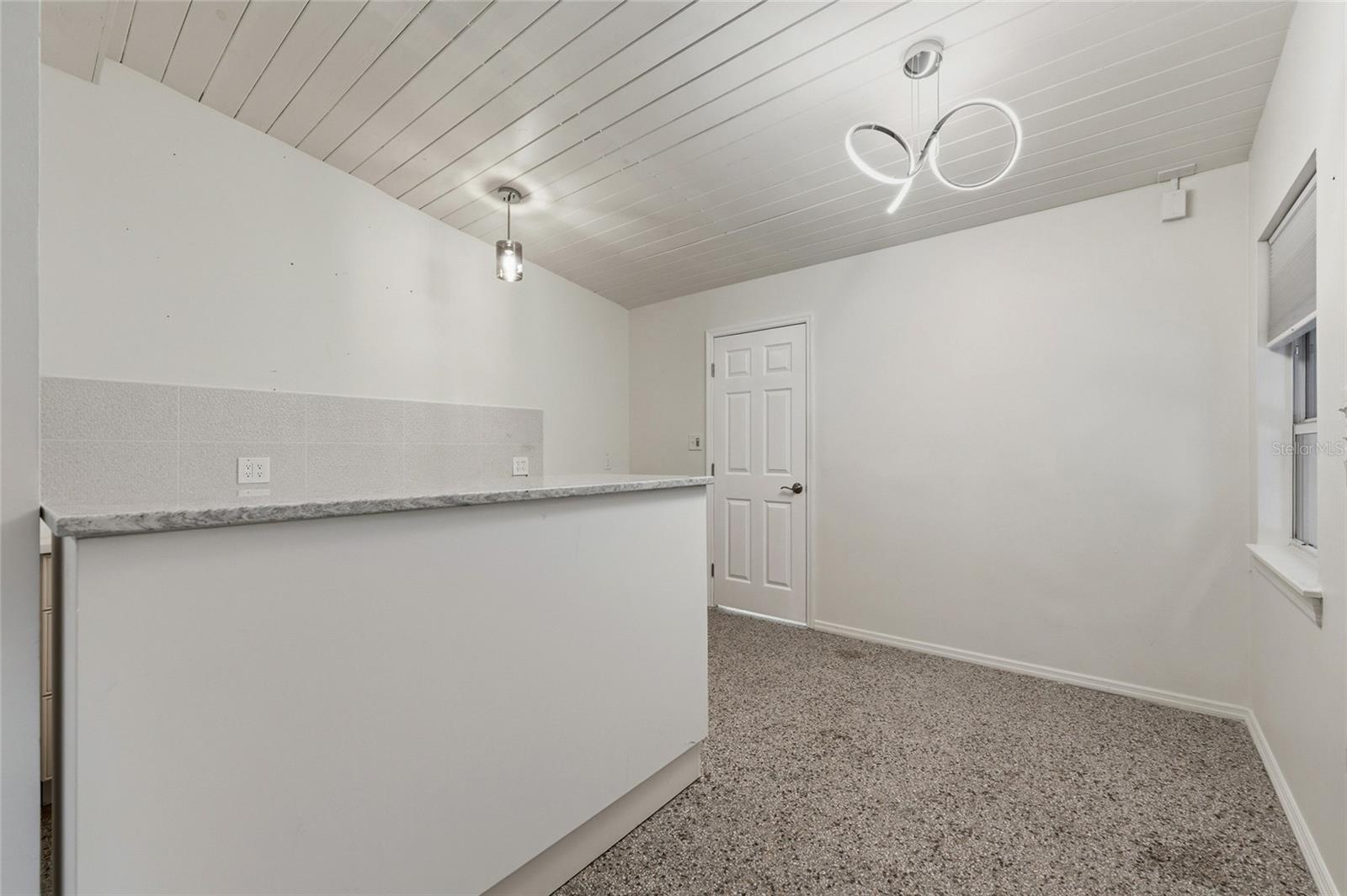4749 Hargrave St Property Photo 7