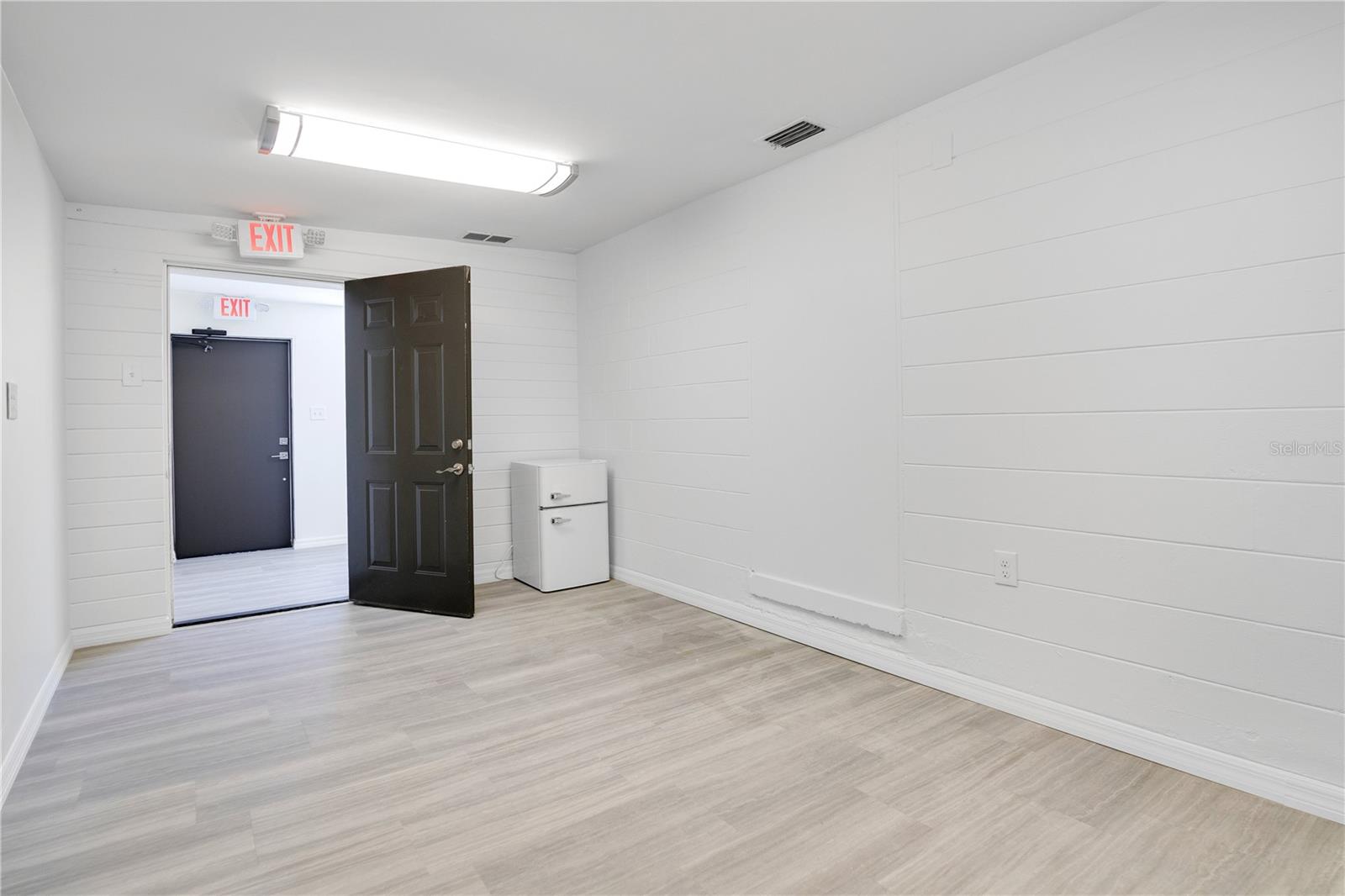 4749 Hargrave St Property Photo 18