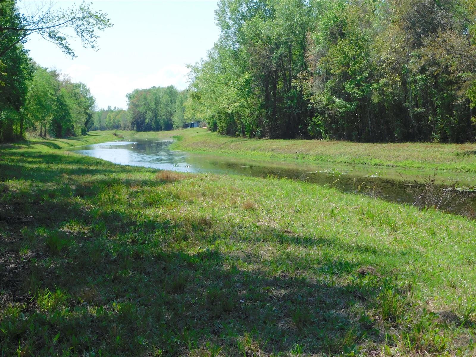 10505 E Deep Creek Blvd Property Photo 3