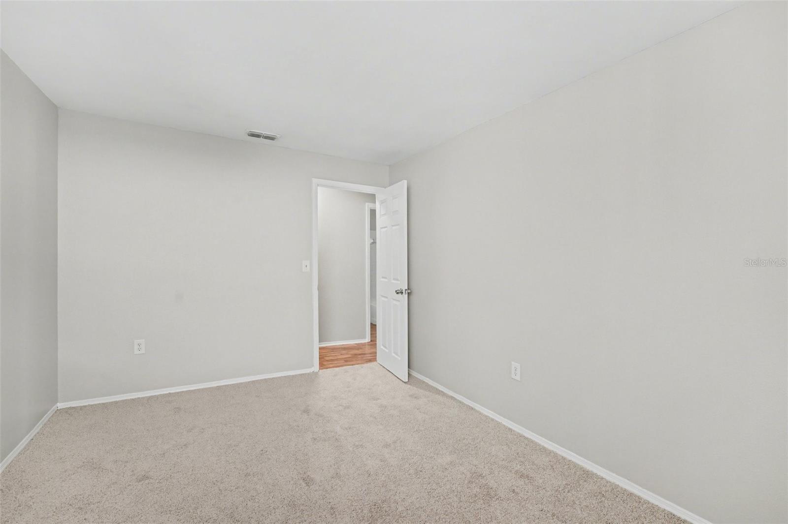 638 Lake Dexter Cir Property Photo 15