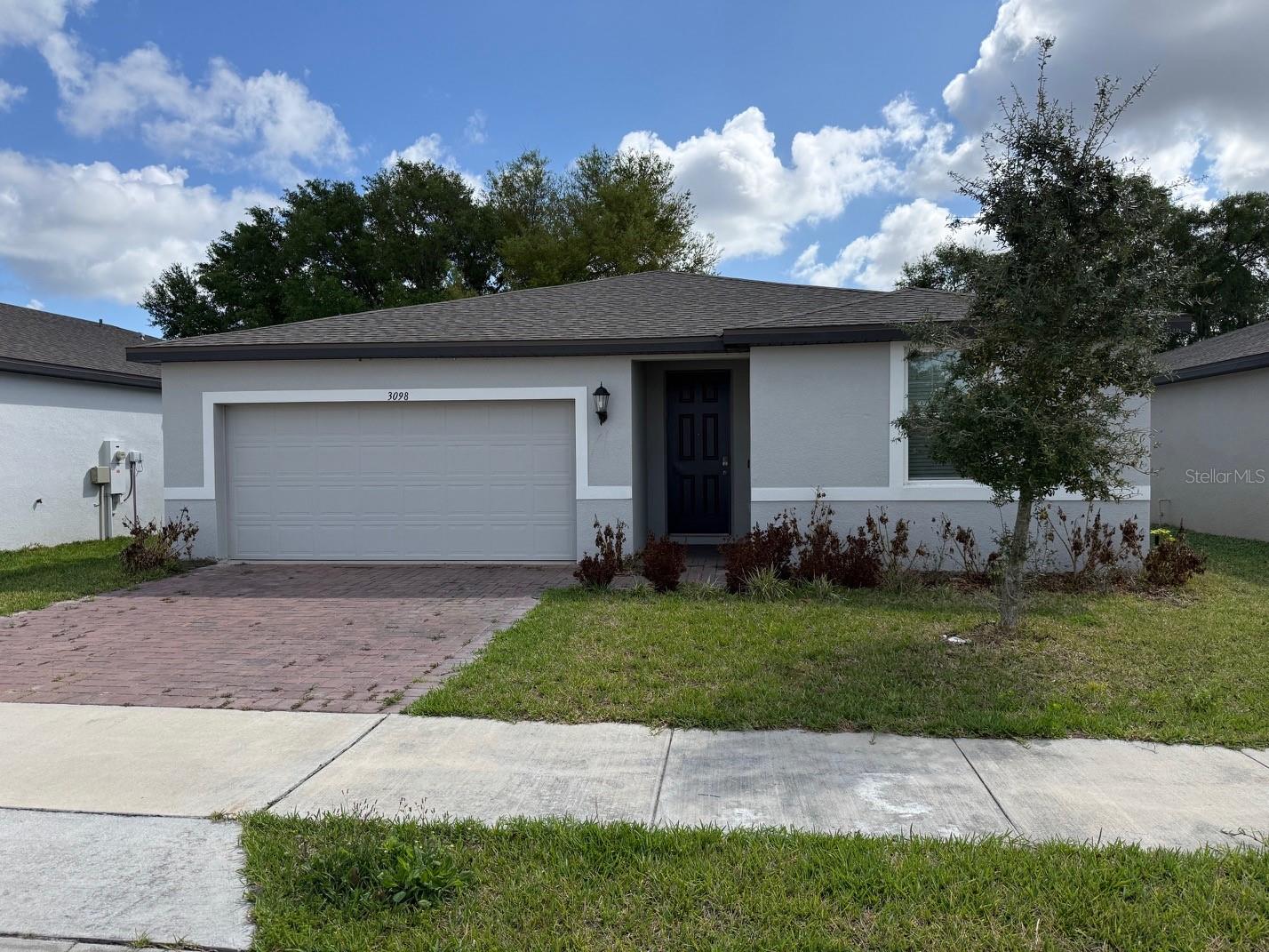 3098 Laurel Oak Ln Property Photo 2