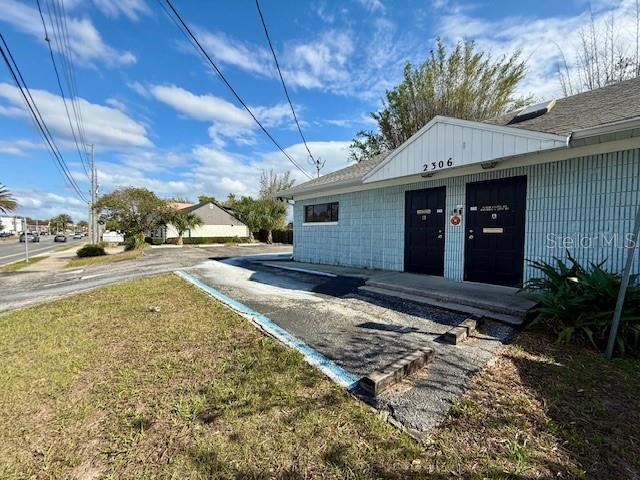 2306 Lee Rd Property Photo 4