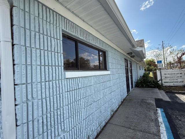 2306 Lee Rd Property Photo 5