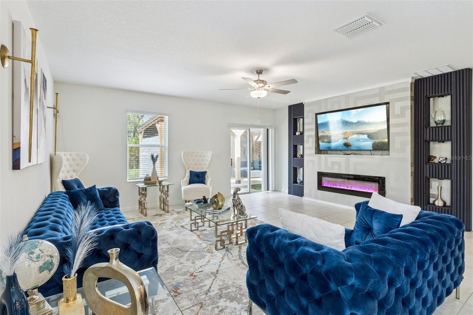 1814 Red Loop Property Photo 8