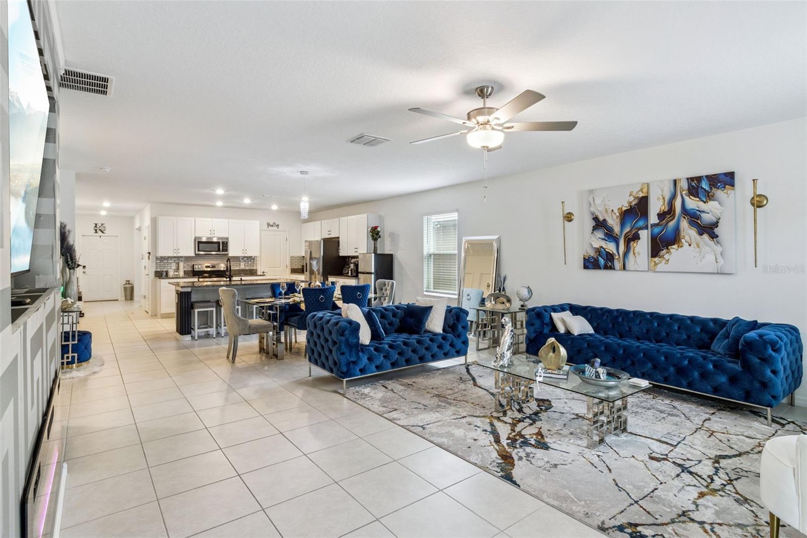 1814 Red Loop Property Photo 10