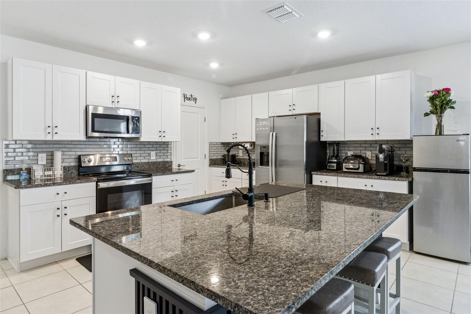 1814 Red Loop Property Photo 15