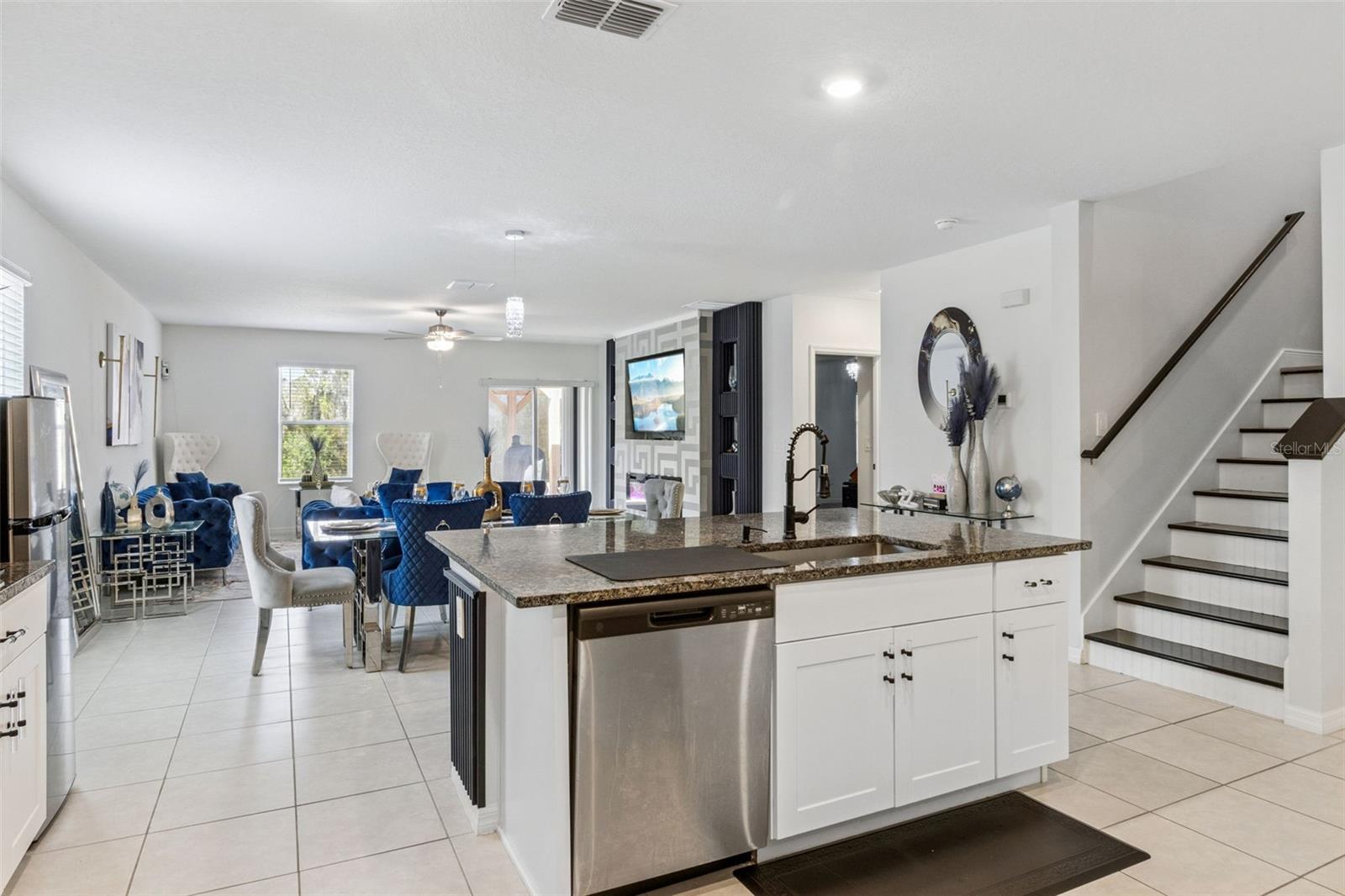 1814 Red Loop Property Photo 17