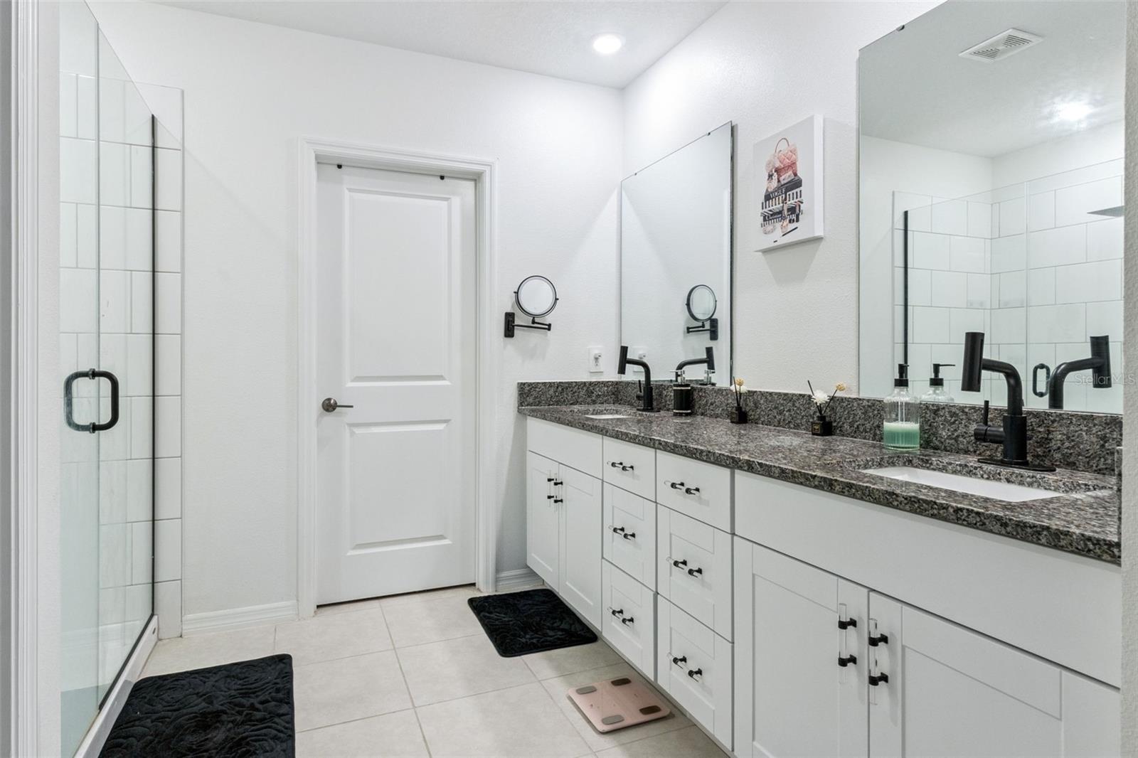 1814 Red Loop Property Photo 25