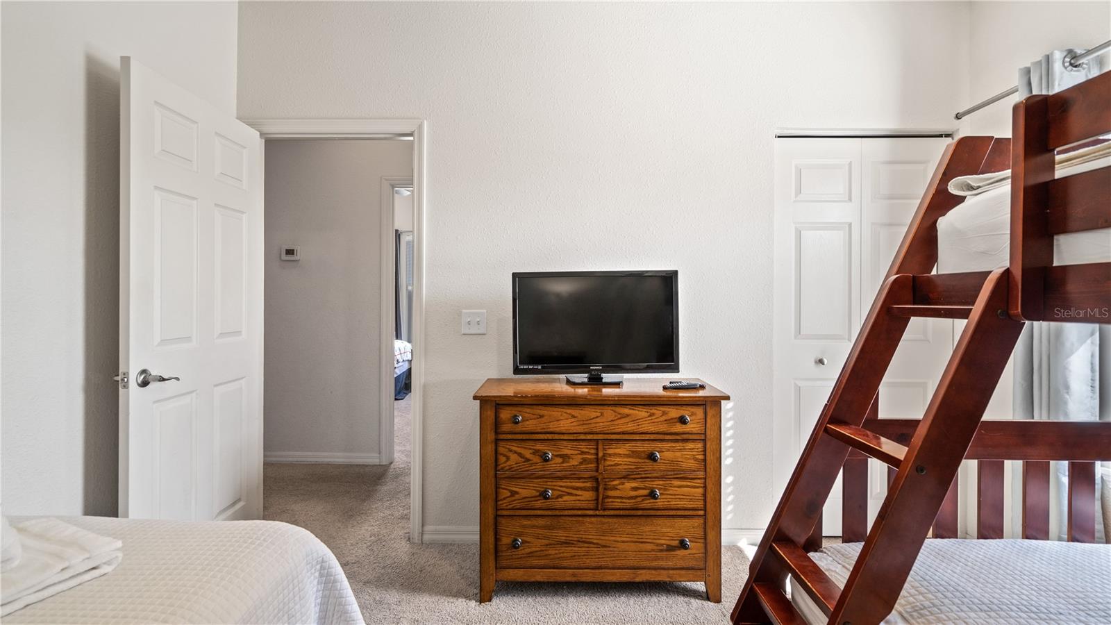 5350 Diplomat Ct #104 Property Photo 20
