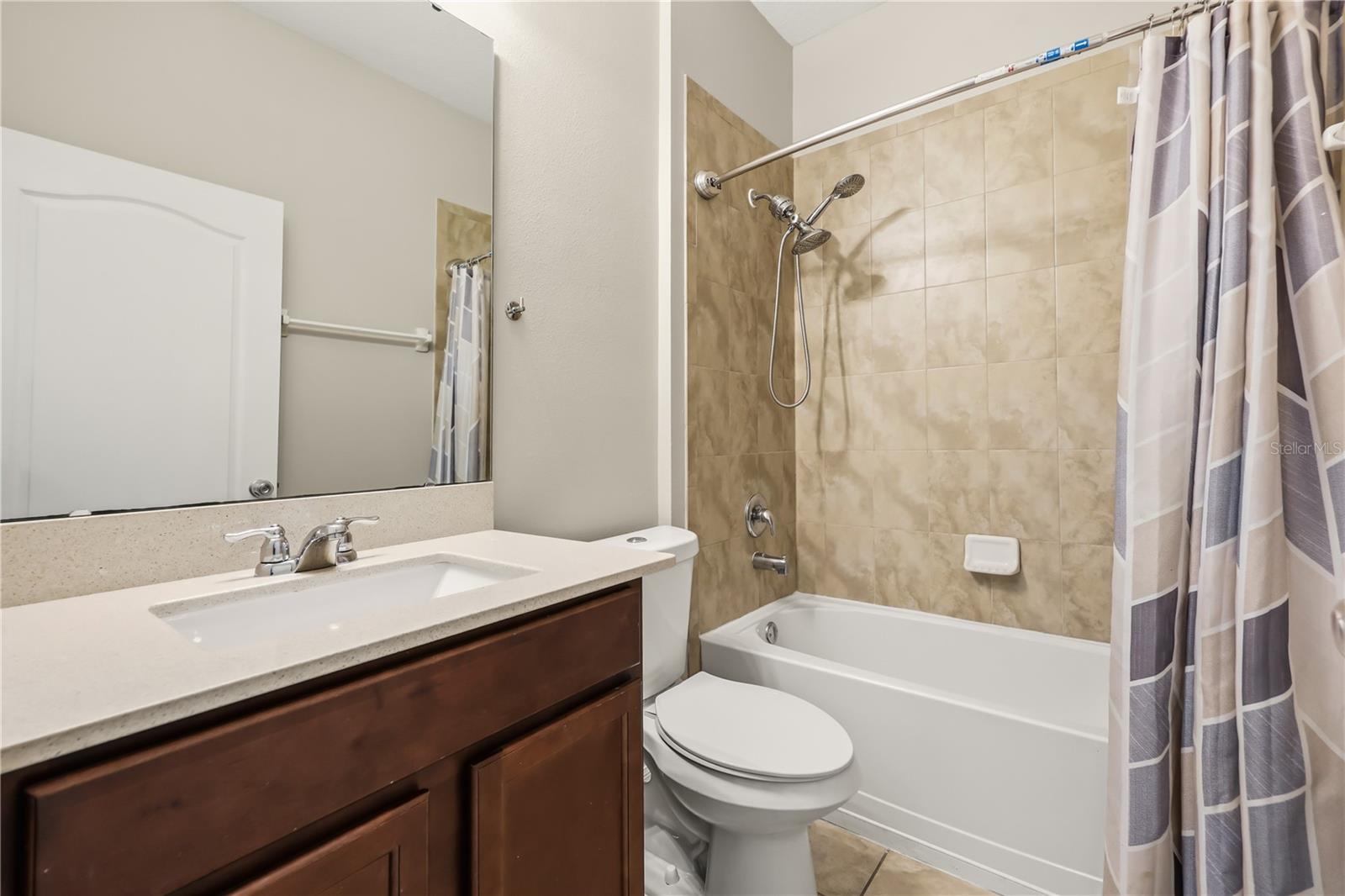 215 Lakeshore Dr Property Photo 19
