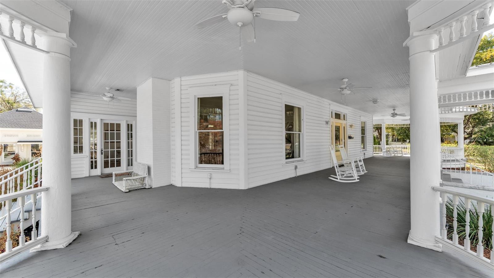 555 E Stanford St Property Photo 12
