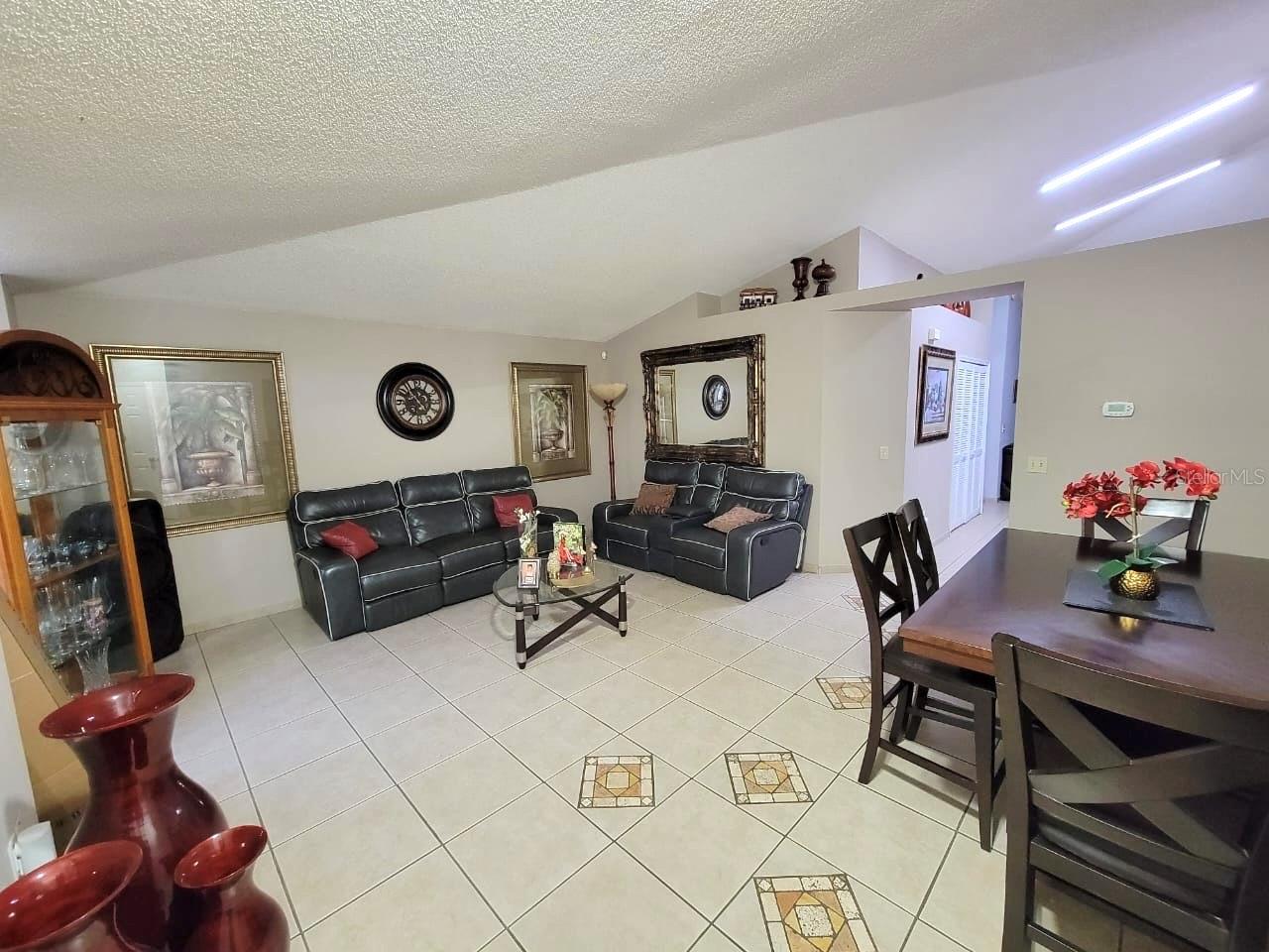 1946 Excalibur Dr Property Photo 5