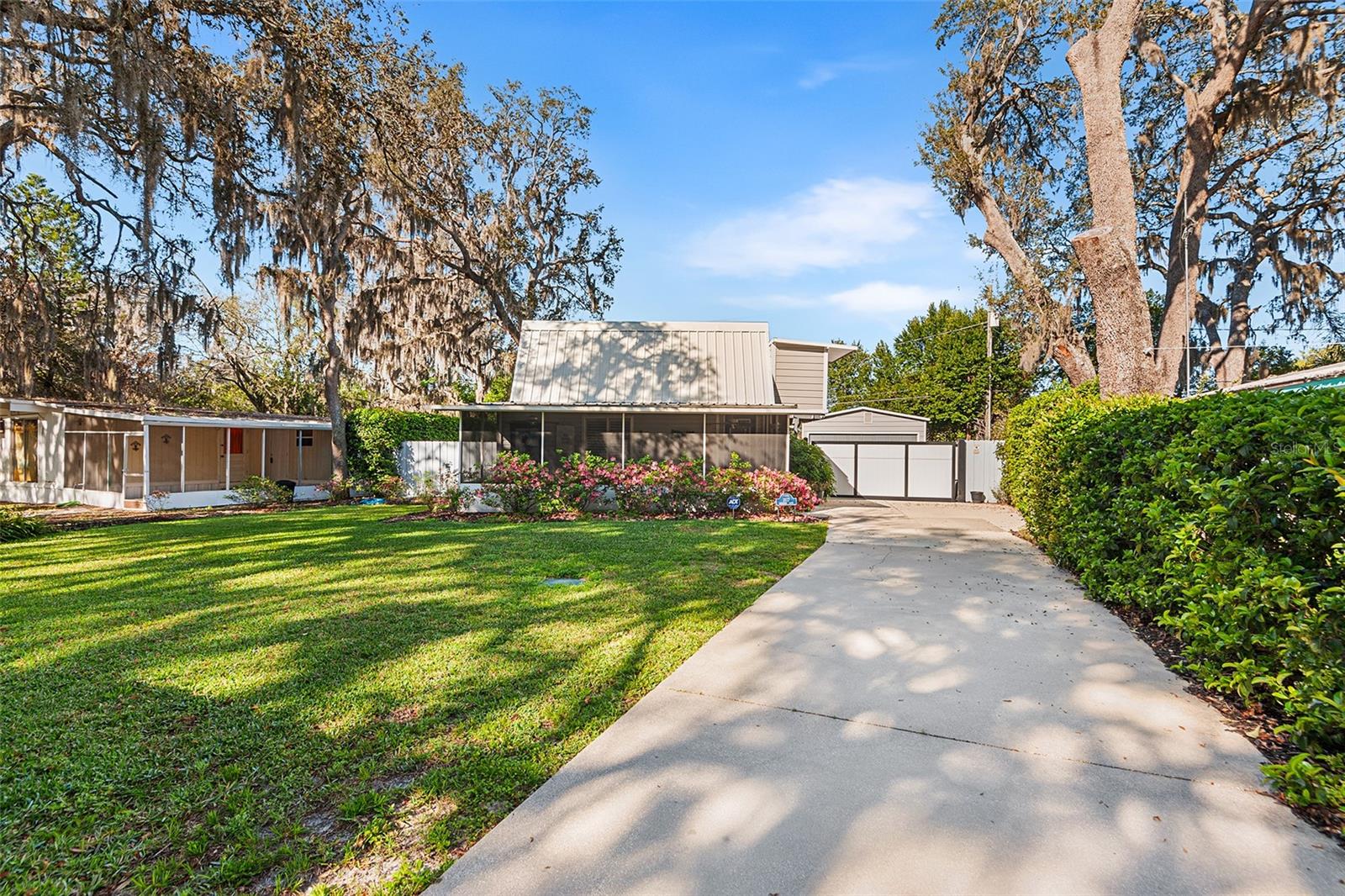 1817 Beachway Ln Property Photo 1