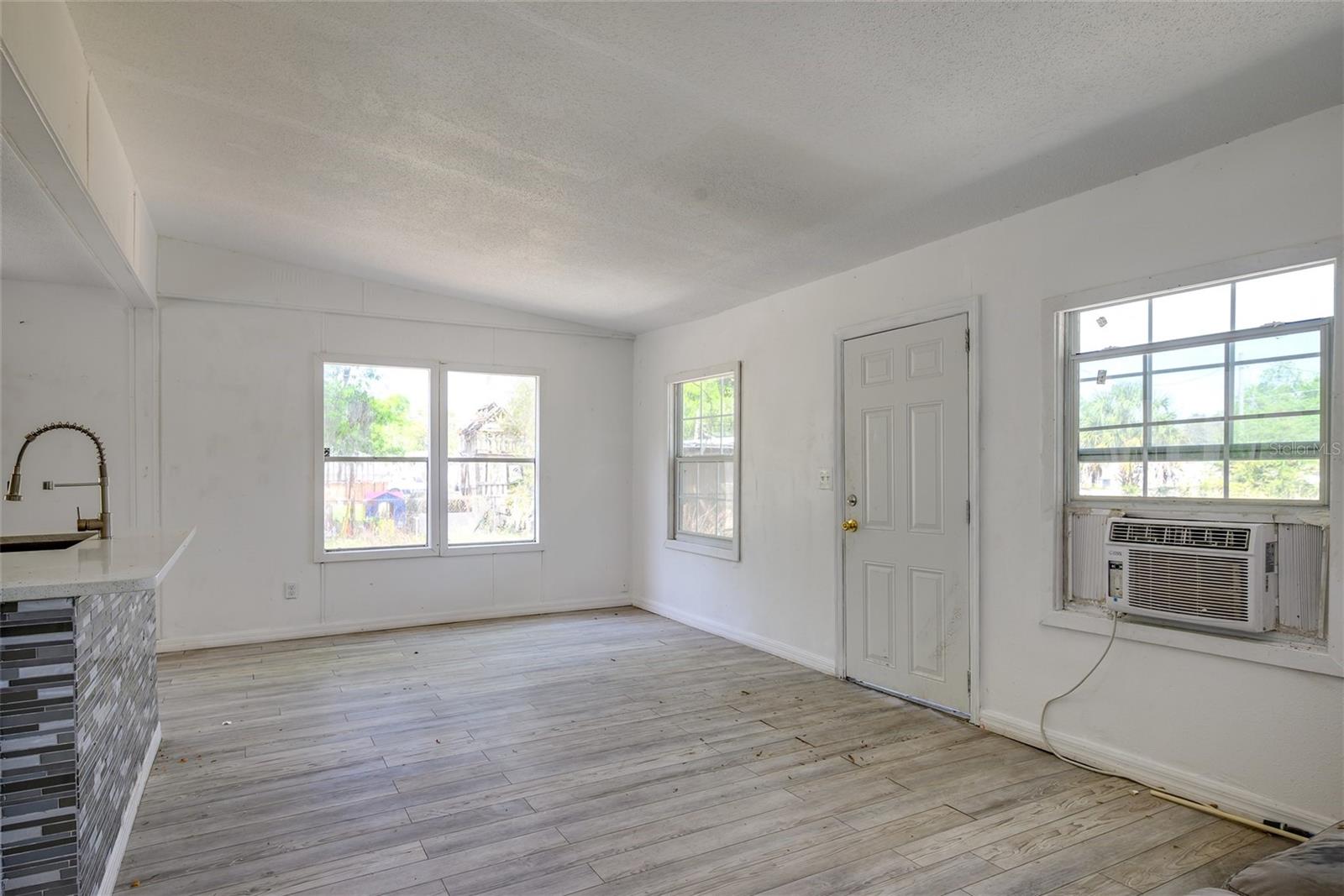 12415 Tocci Ln Property Photo 3