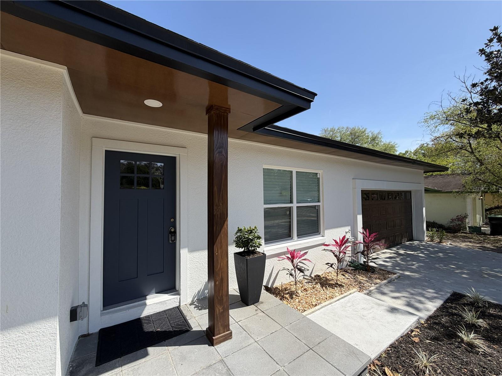 2235 Wautoma Pl Property Photo 2