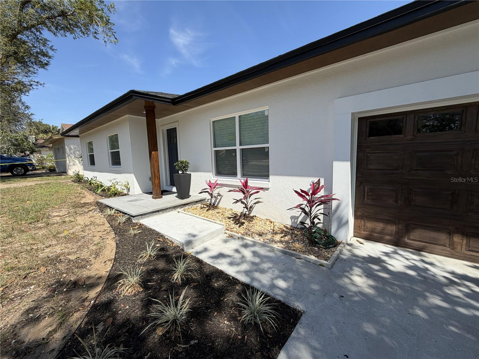 2235 Wautoma Pl Property Photo 3