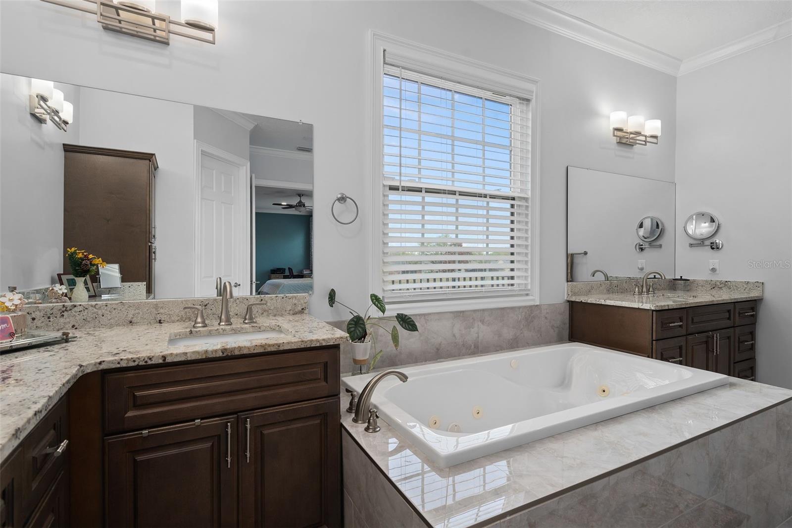 9057 Balmoral Mews Sq Property Photo 31